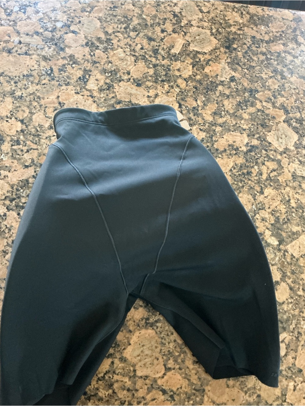 SKIMS body BUTT AND HIP ENHANCING MID THIGH SHORT